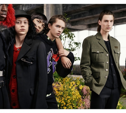 Цветы бетонных джунглей в новой кампания Prada FW19