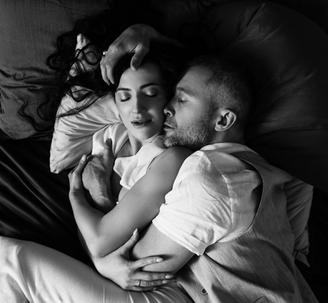 Семья Бабкиных показали «морскую» визуализацию своего дуэтного трека