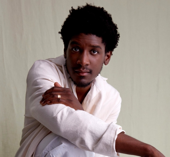 Labrinth после работы с Канье Уэстом, Бейонсе и «Эйфорией» представляет собственный новый трек о путешествии к мечте