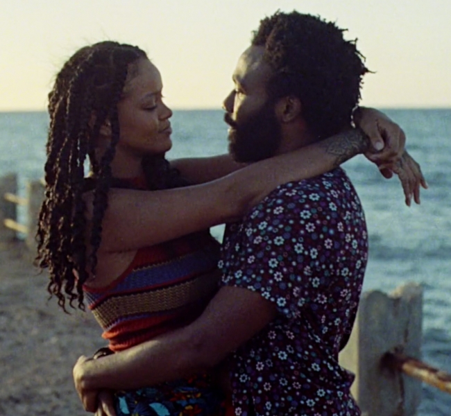 Смотрите фильм Дональда Гловера с участием Рианны + новый клип Summertime Magic