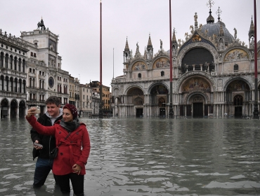 Венеция тонет: Знаменитая биеннале отменена, базилика Сан-Марко разрушается в результате рекордных наводнений