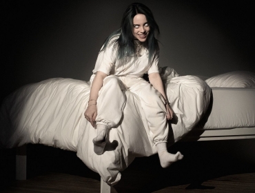 Монстр под кроватью и боязнь самой себя в новом хоррор-видео Billie Eilish