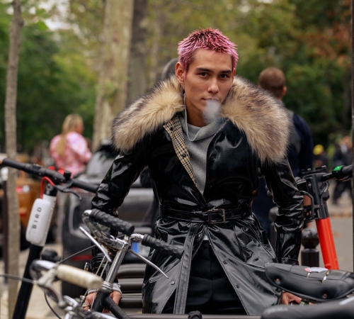 Тот самый неповторимый парижский стиль: Street Style на Paris Fashion Week