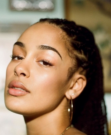 Песня для тех, кто не смог сказать «До свидания»: Номинантка на Грэмми Джоржа Смит представила очень интимный клип