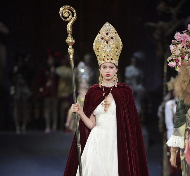 Роскошь. Величие. Кутюр: Dolce & Gabbana посвятили коллекцию опере