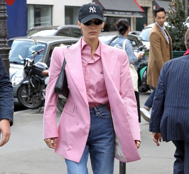 Модникам на заметку: Лучшие образы знаменитостей на Paris Fashion Week