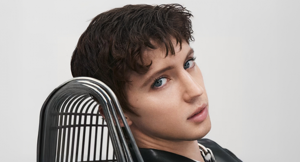  Troye Sivan представляє нову туш «Eyephoria Rockstar» від Rabanne 