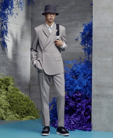 Цветение элегантности: Коллекция мужской одежды Dior Resort 2021