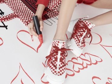 Dior производят «любовь», празднуя китайский День святого Валентина в капсуле Dioramour