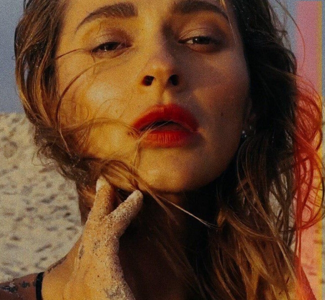 TAYANNA представила новое видео «Фантастична жінка»