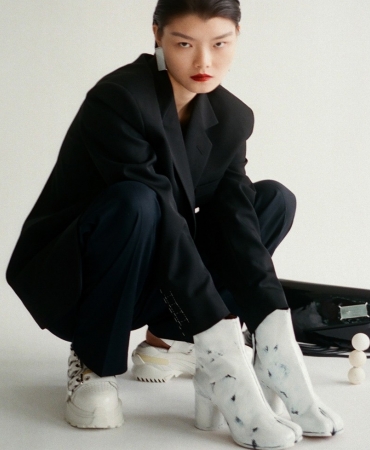 Включая культовые Tabi: Maison Margiela и MM6 представили элегантные силуэты FW20