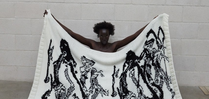 JW Anderson представляет стильные одеяла, созданные вручную известными художницами