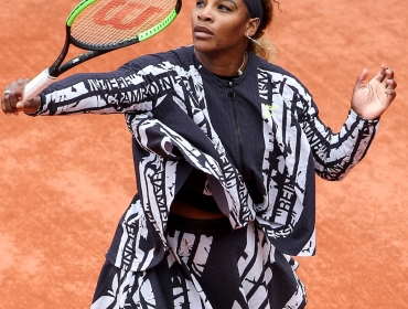 Fashion-икона спорта: Серена Уильямс сыграла матч в особой форме от Вирджила Абло и Nike