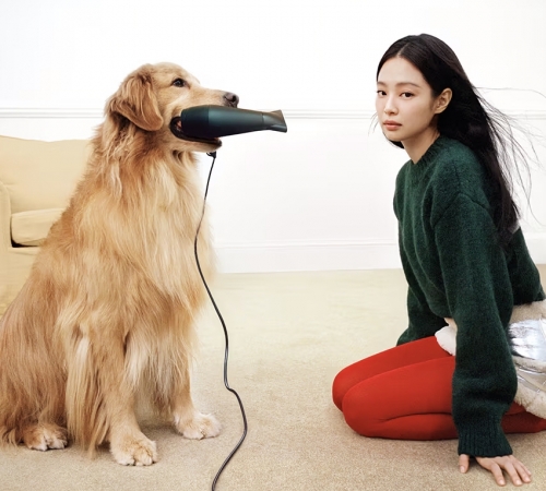 Jennie Stars в новій кампанії Jacquemus Holiday