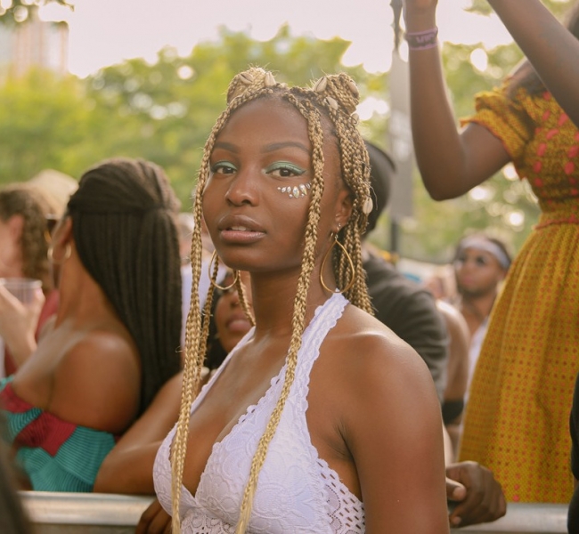 Черные пантеры: Самые смелые бьюти-образы на фестивале Afropunk 2019 в Бруклине