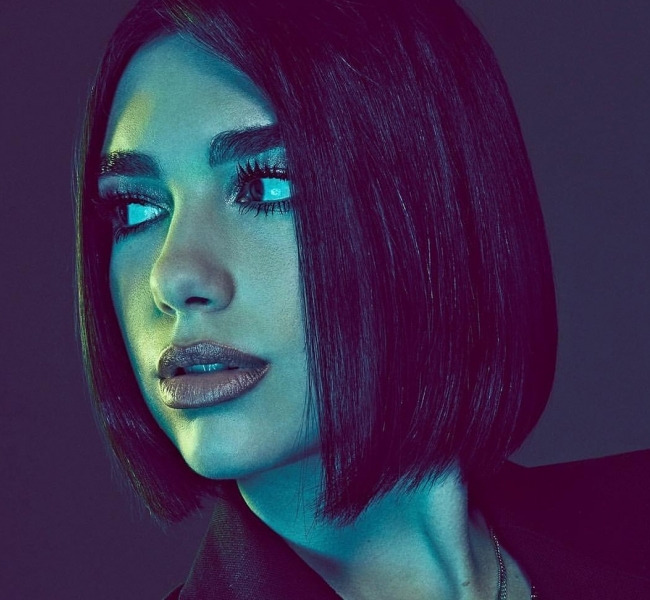 Дуа Липа стала киборгом в новом клипе «Swan Song» на саундтрек к фильму Джеймса Кэмерона