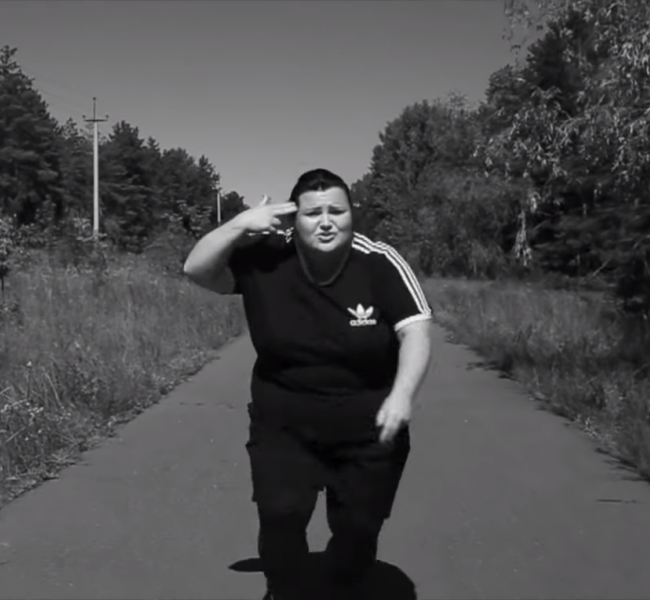 «Намерена стрелять точно в цель»: Alyona Alyona выпустила дебютный альбом «Пушка»