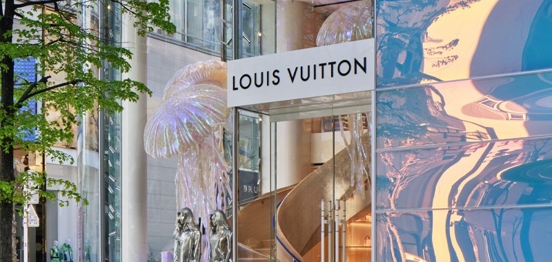 Океан посреди города: Louis Vuitton открывает новый флагманский магазин в Токио