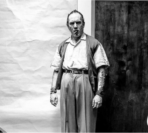 Потрясающий Том Харди в роли Аль Капоне в новом биографическом фильме о самом известном гангстере