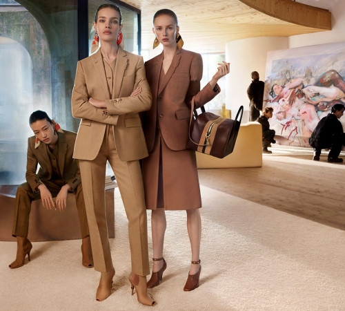 Ирина Шейк и Наталья Водянова в первом кампейне Рикардо Тиши для Burberry