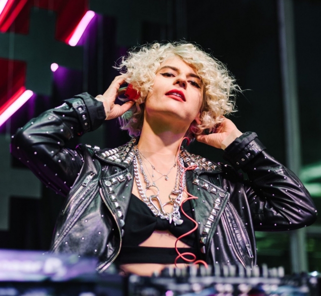 Встречаем весну на Кураже: some like it hot или заказывают музыку только девушки