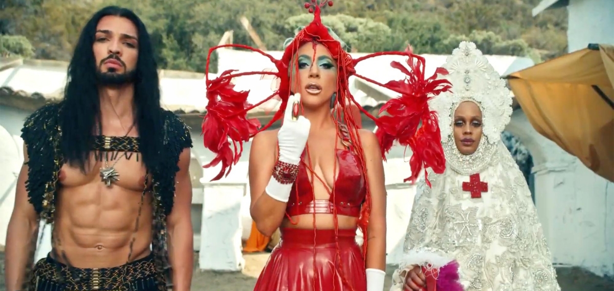 Леди Гага выпустила безумное музыкальное видео 