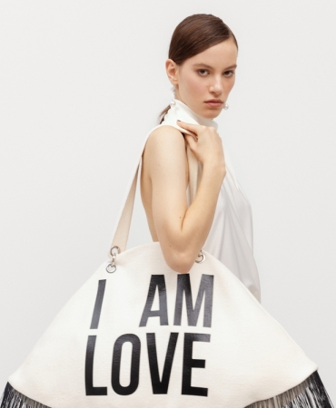 I AM LOVE: Elena Burenina представила капсулу ко Дню влюбленных