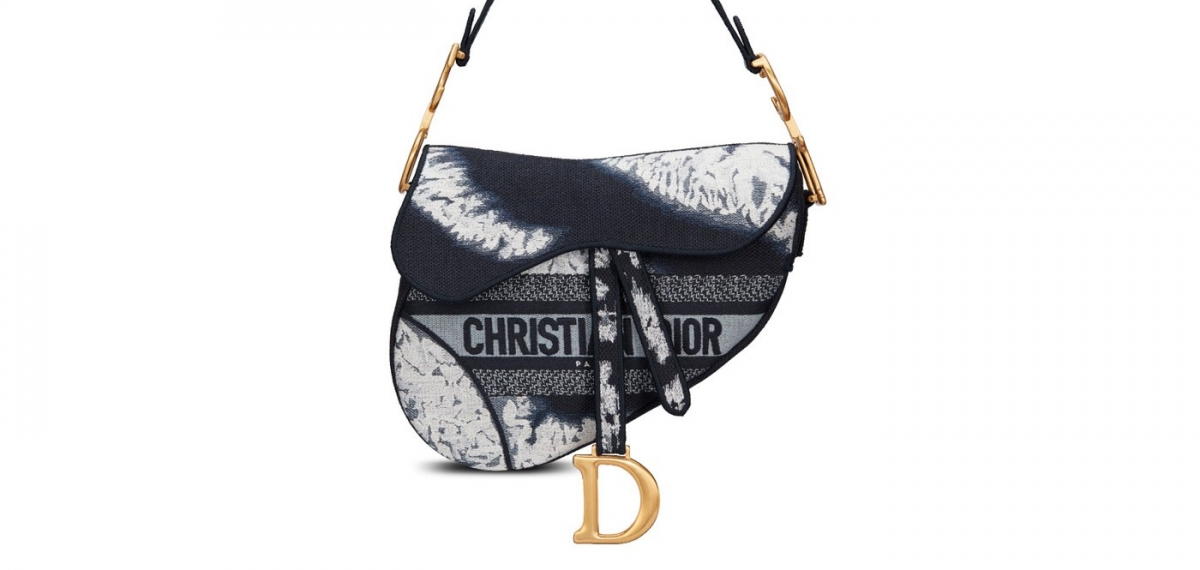 Хит сезона: Dior представили коллекцию трендовых аксессуаров в стиле tie-dye