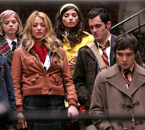 Квир-контент, «не белые» персонажи и другие подробности новой «Сплетницы»