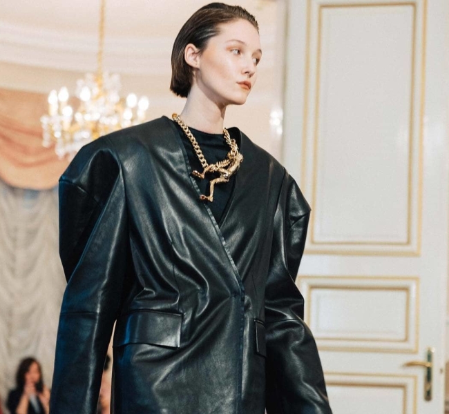Исследование собственных корней: LITKOVSKAYA поделилась fashion-видео с показа, прошедшего в Посольстве Украины во Франции