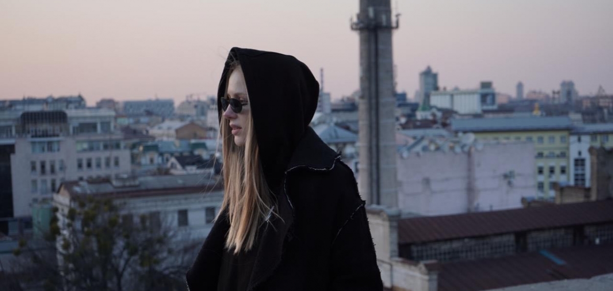 Дарк-рэп и путешествие внутрь себя в релизе новой украинской исполнительницы BAKHIRKA
