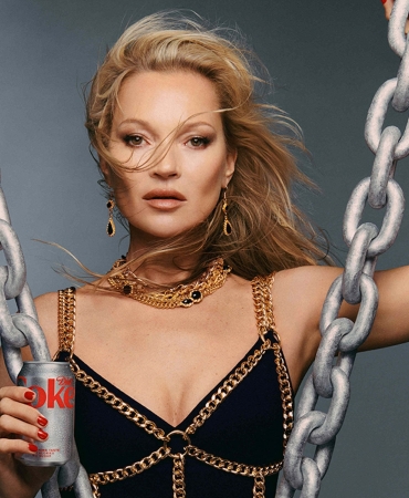 Kate Moss здійснила подорож у 90-ті рекламної кампанії Diet Coca-Cola