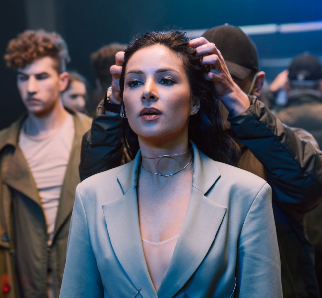 Смотрите сейчас: Злата Огневич презентовала клип, снятый на заброшенном заводе