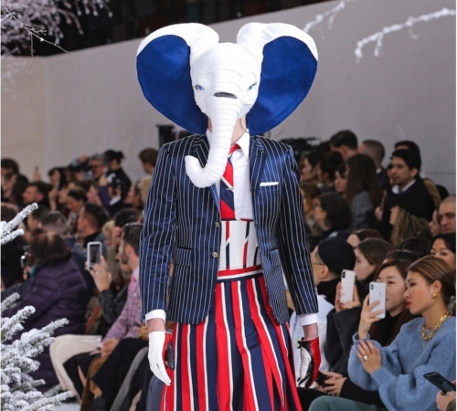 Каждой твари по паре: Thom Browne сделали животных из людей и впервые представил совместную мужскую и женскую коллекцию