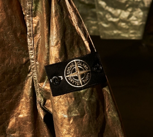 Stone Island представили инновационные куртки из меди и других неожиданных материалов
