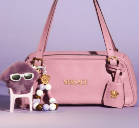 Сумка ‘Tag’ від Versace: розкіш на віртуальному шопінгу через Snapchat і Zepeto