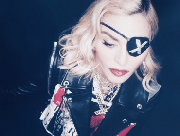 «Мы всегда хотим то, что не можем иметь»: Мадонна представила новый клип на трек Crave