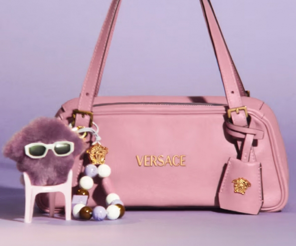 Сумка ‘Tag’ від Versace: розкіш на віртуальному шопінгу через Snapchat і Zepeto