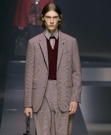 Fendi переосмысливает бурные двадцатые в коллекции FW22