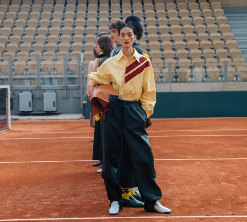 Любовь к моде и теннису: Lacoste провели показ SS20 в комплексе Roland Garros
