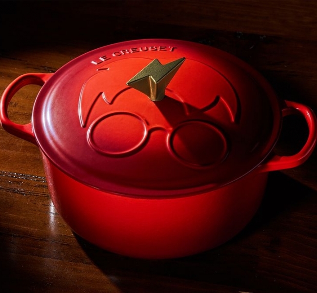 Кухонная магия: LE CREUSET выпустили коллекцию посуды по мотивам Гарри Поттера