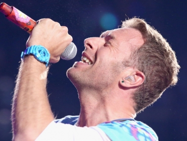 Coldplay представили новую песню "A L I E N S"