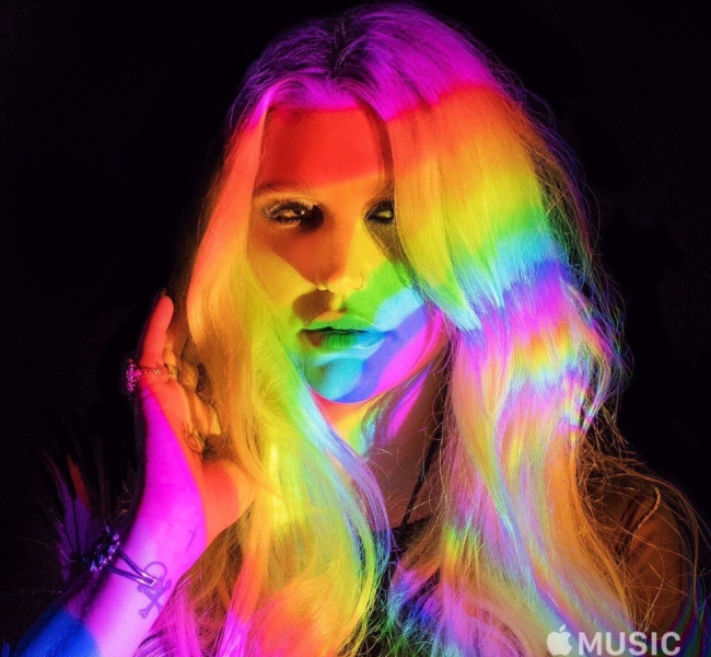 Kesha презентовала новый альбом "Rainbow"