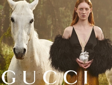 Смотрите сейчас: Gucci запускает первый фильм NFT, вдохновленный недавней коллекцией Aria