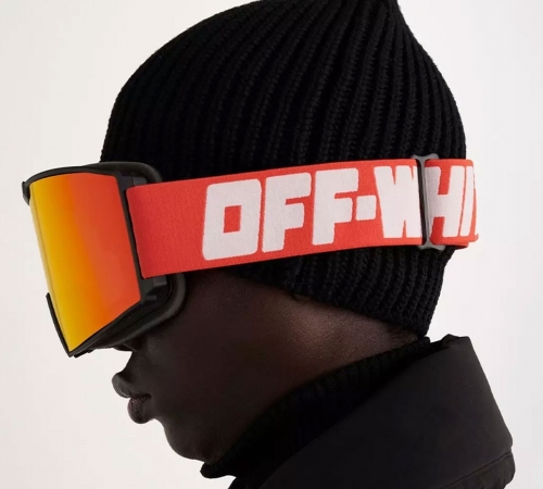 Off-White™ дебютує з лижним одягом FW22