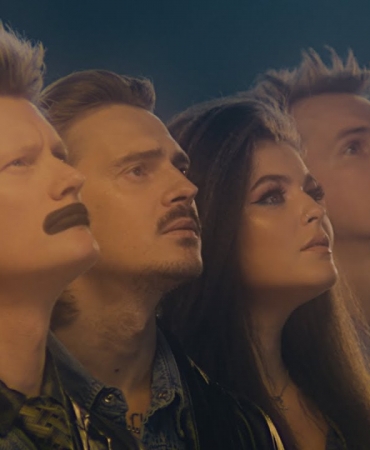 Безответная любовь и Годзилла: Безумные Little Big выпустили «романтическую» версию Skibidi