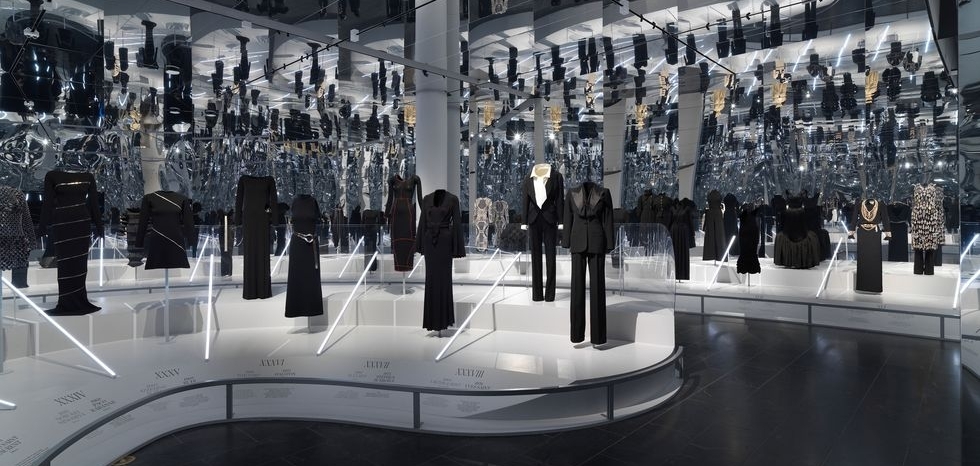Парадокс времени: Вот как выглядит главная fashion-выставка года в Метрополитен-музее