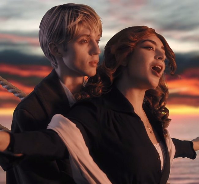 Главные символы 1999 года в новом клипе от Charli XCX и Troye Sivan