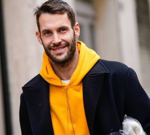 Jacquemus напоминает гомофобам, что сумки бренда не для них