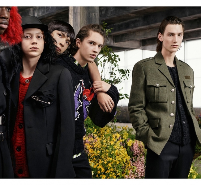 Цветы бетонных джунглей в новой кампания Prada FW19